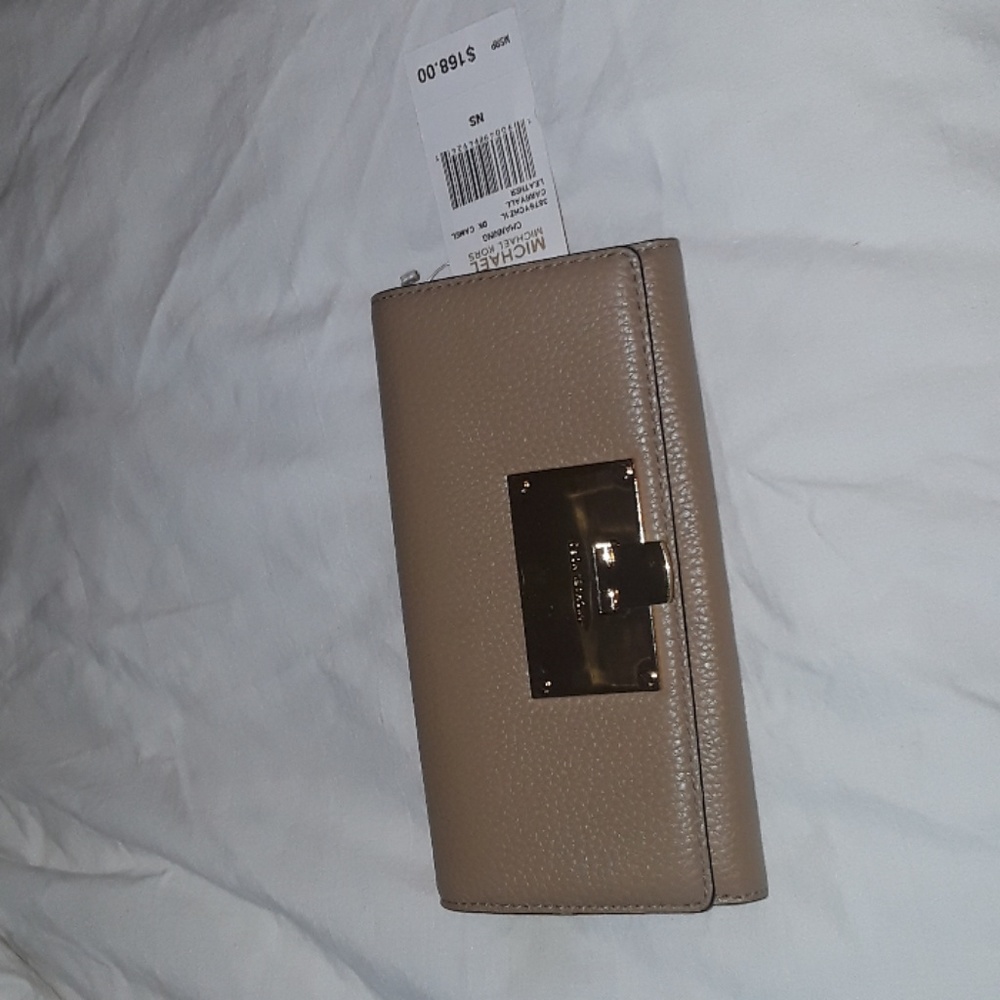 Michael kors wallet